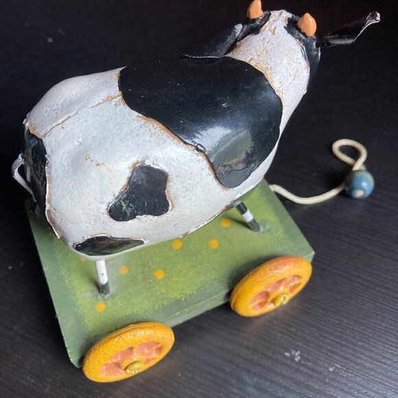 Vintage METAL COLLECTABLE  COW ON wheels by innovation "MES AMIS" COW PULL TOY - Picture 9 of 15